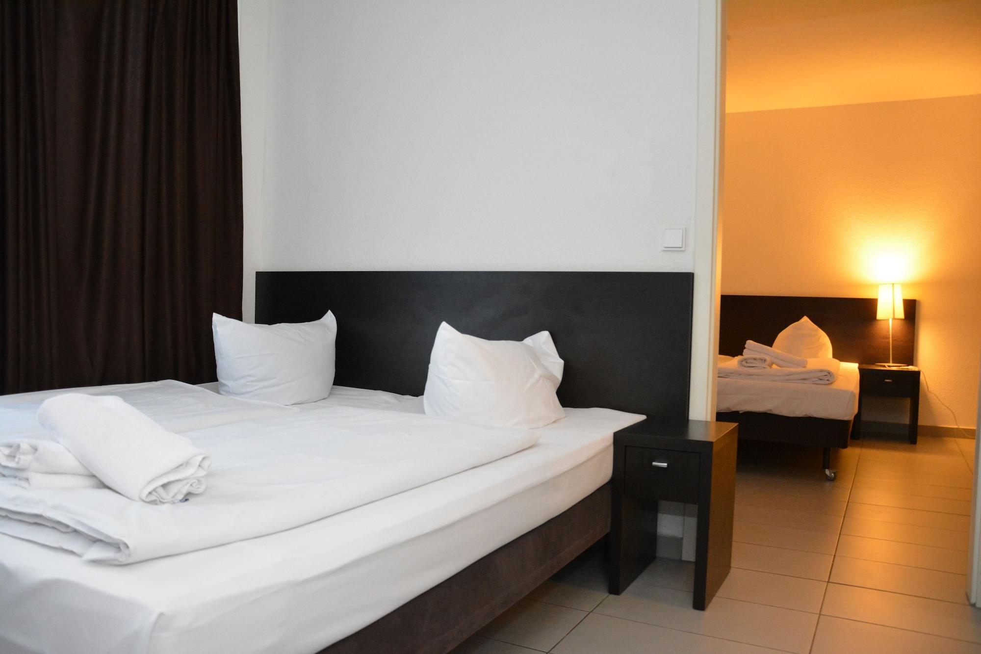 פרנקפורט Mosel Hotel מראה חיצוני תמונה