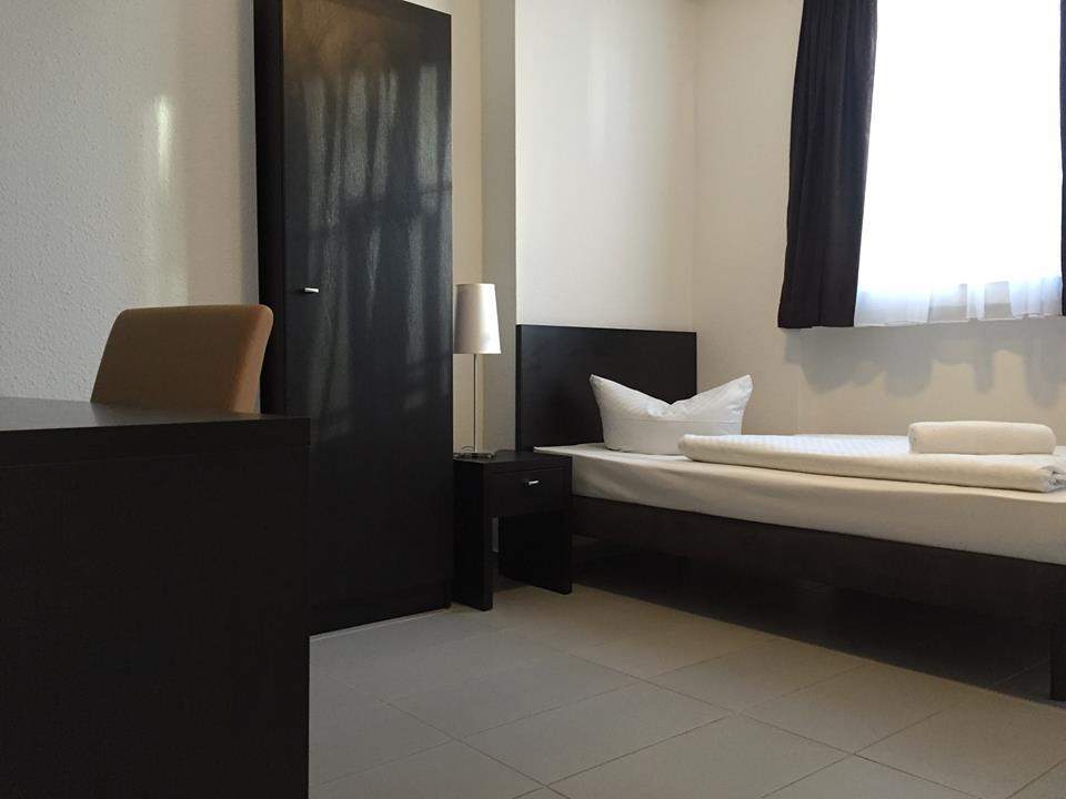 פרנקפורט Mosel Hotel מראה חיצוני תמונה