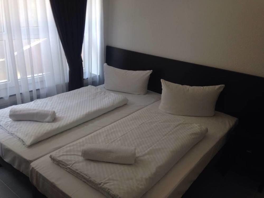 פרנקפורט Mosel Hotel מראה חיצוני תמונה